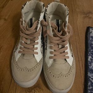 Shu shop size 9 taupe and snake print high tops paulina